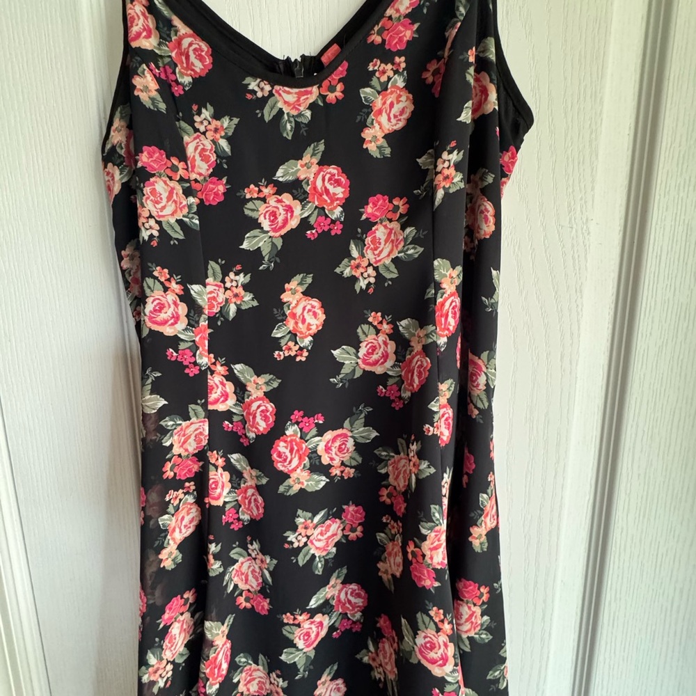 SOLD
Floral Sleeveless Dress